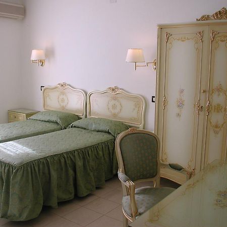 Hotel Royal Bosa Zimmer foto